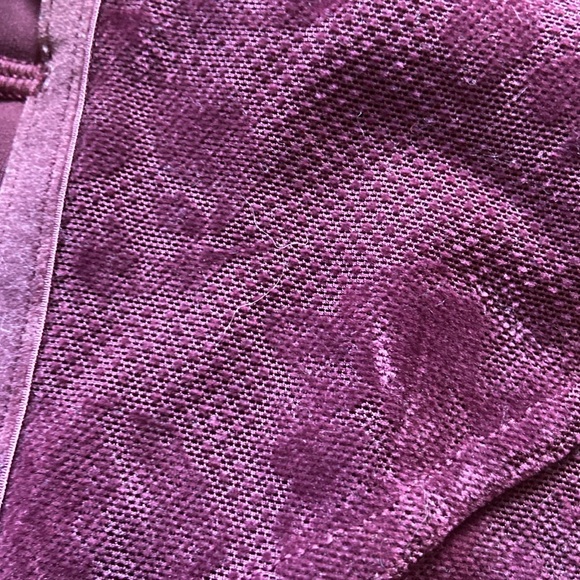 Size 4 girls lululemmon leggings - Picture 3 of 5